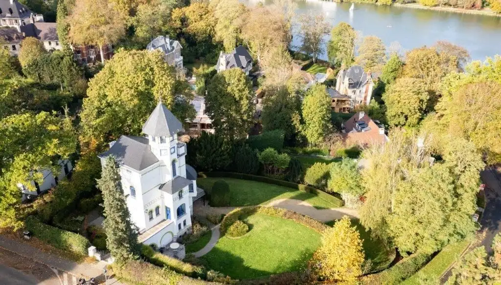 Elegant 6-bedroom villa with lush gardens in Rixensart, Wallonia, offering scenic views and luxuriou.