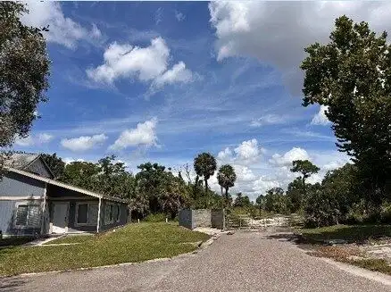 Spacious land plot available for sale in Orlando, Florida.