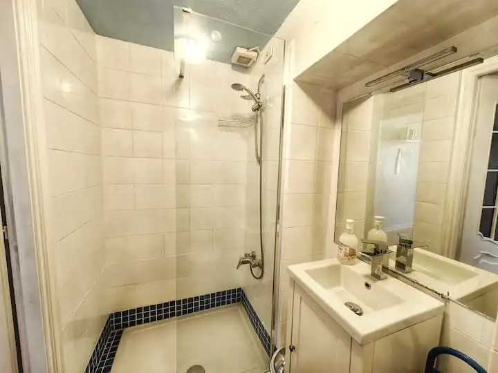 Apartment with modern bathroom and shower in Bordighera Alta, Liguria, ideal for sale.