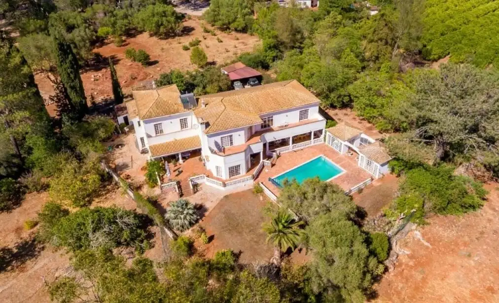 Luxury 5 Bed Country Estate & Annexe Luxury 5 Bedroom Country Estate with Pool in Algoz Algarve.