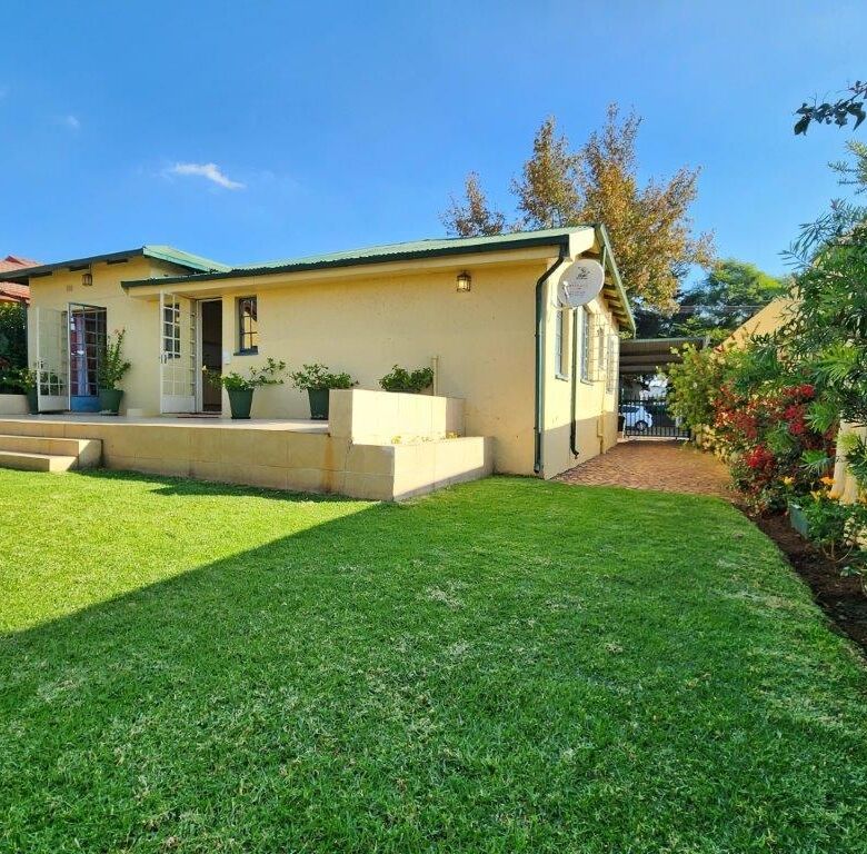 Beautiful 4-bedroom house with spacious yard in Albertville, Johannesburg South. Perfect family home.
