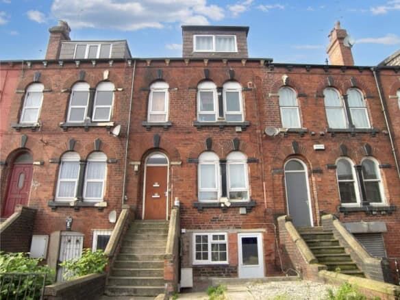 Family property for sale in Leeds with existing tenants. Ideal investment opportunity in a historic.