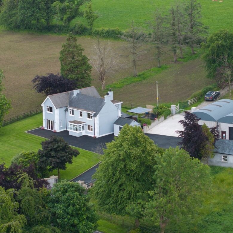Elegant 6-bedroom house for sale in Cosbystown, Enniskillen, County Fermanagh. Spacious home with be.