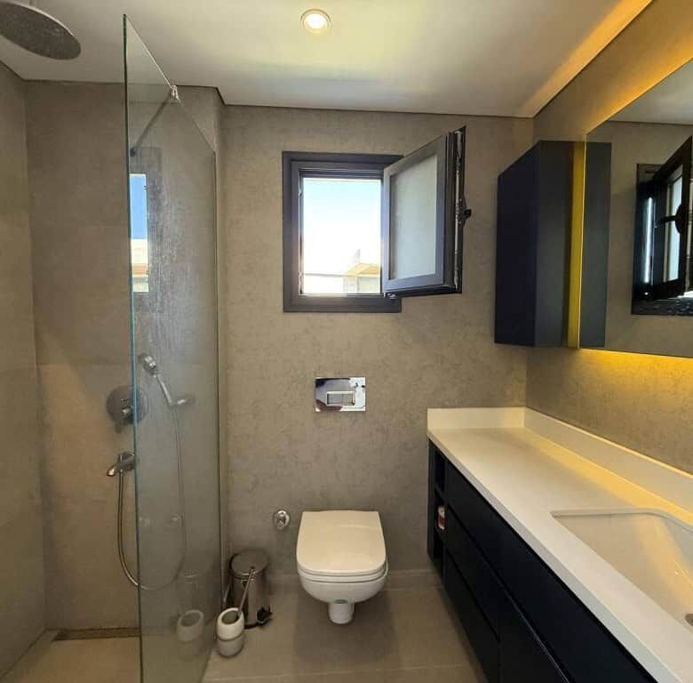 Modern 2-bedroom apartment with sea views in Yalıkavak Bodrum. Perfect for luxury living or holiday.