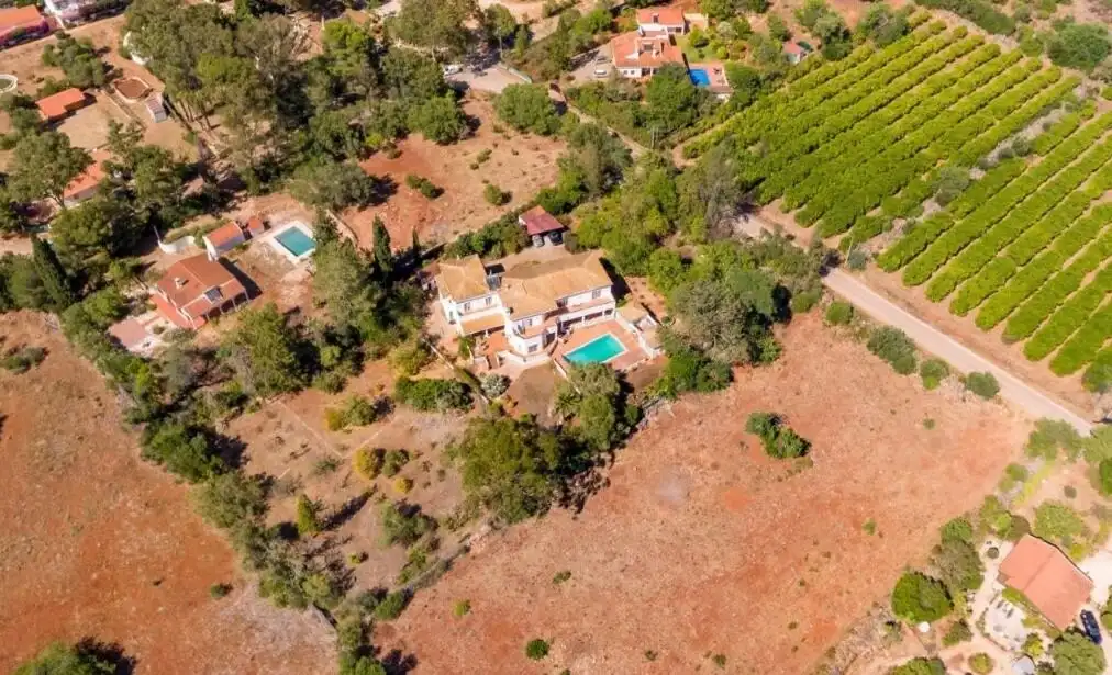 Luxury 5 Bed Country Estate in Algarve Luxury 5 Bed country estate with pool in Algoz, Algarve, Portugal. Spacious property with private ga.