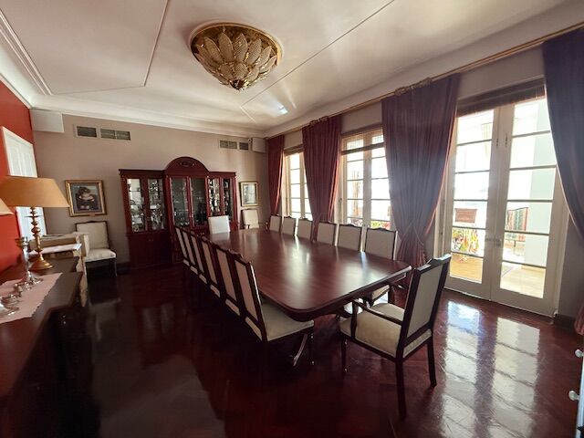 Luxury 5-bed villa dining room in Morning Side Durban South, featuring elegant furniture and spaciou.