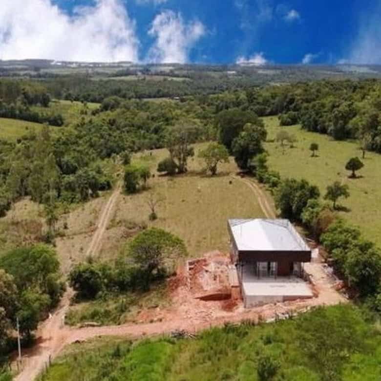 Villa with pool in Paraguay countryside, ideal for relaxing vacations and private getaways.