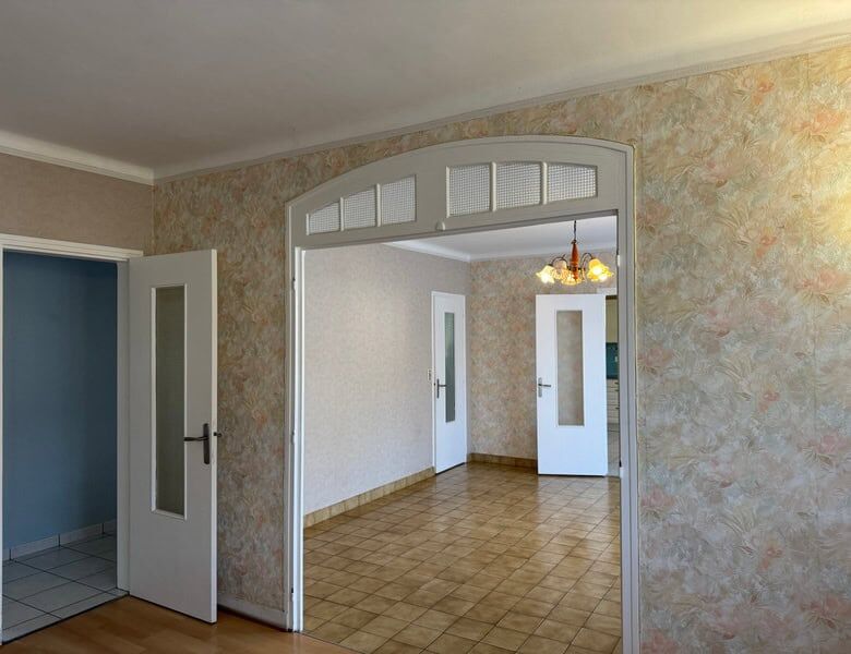 Spacious interior of a 2-bedroom house located in Bon Repos Sur Blavet, Brittany, ideal for comforta.
