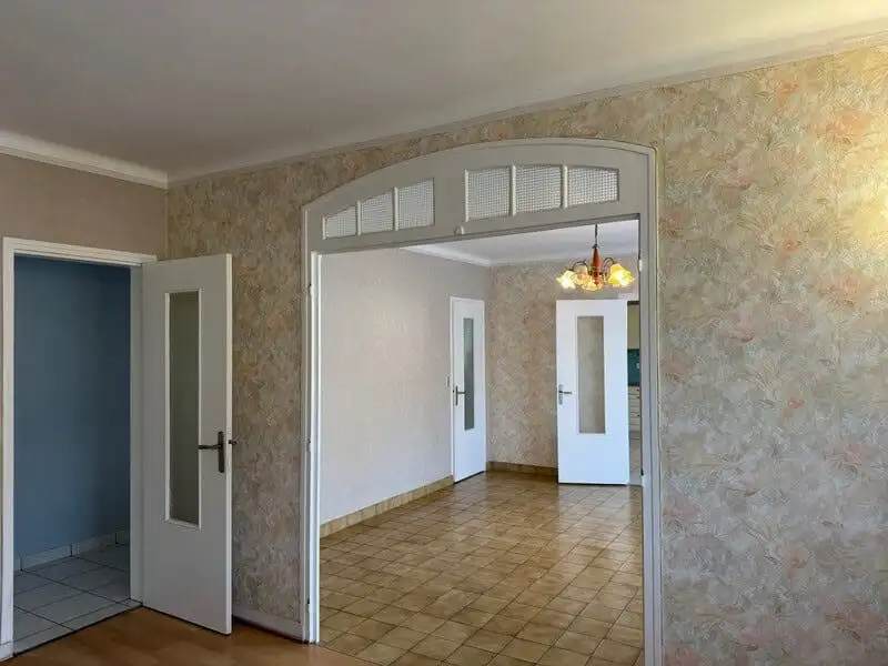 Spacious interior of a 2-bedroom house located in Bon Repos Sur Blavet, Brittany, ideal for comforta.