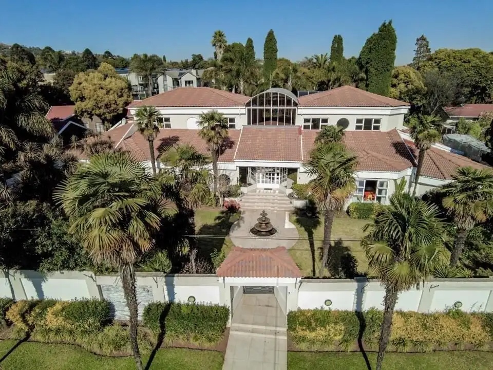 Stunning 6-bedroom luxury house in Bedfordview, Johannesburg, featuring elegant design, spacious int.