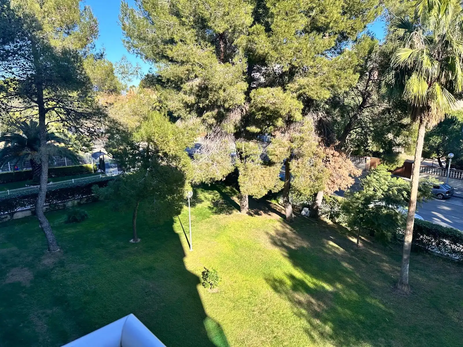 Apartment with garden and trees, perfect for relaxing stays.