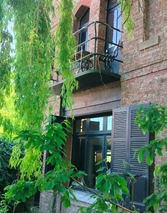 Spacious 6-bedroom house with charming balcony in Avesnelles Nord, ideal for comfortable living and.