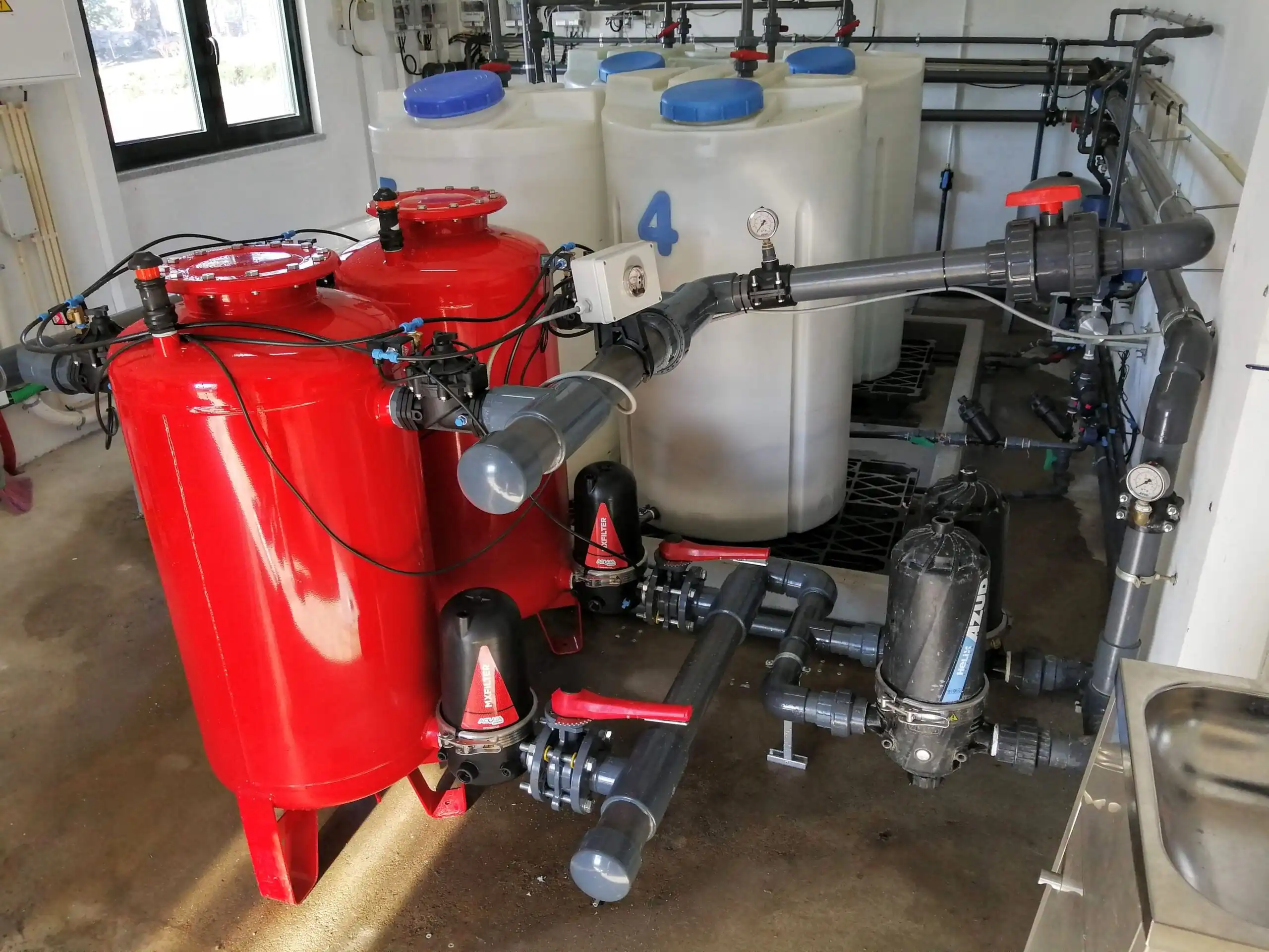Water filtration system for blueberry farm in Moimenta da Serra.