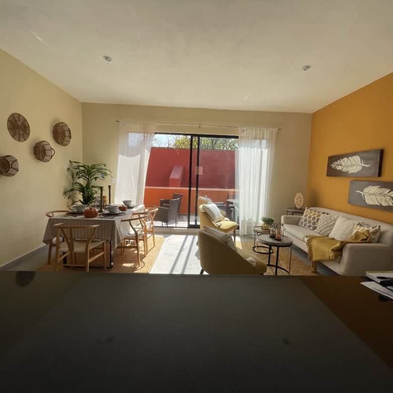 Bright living room with modern decor and natural light in San Miguel de Allende.