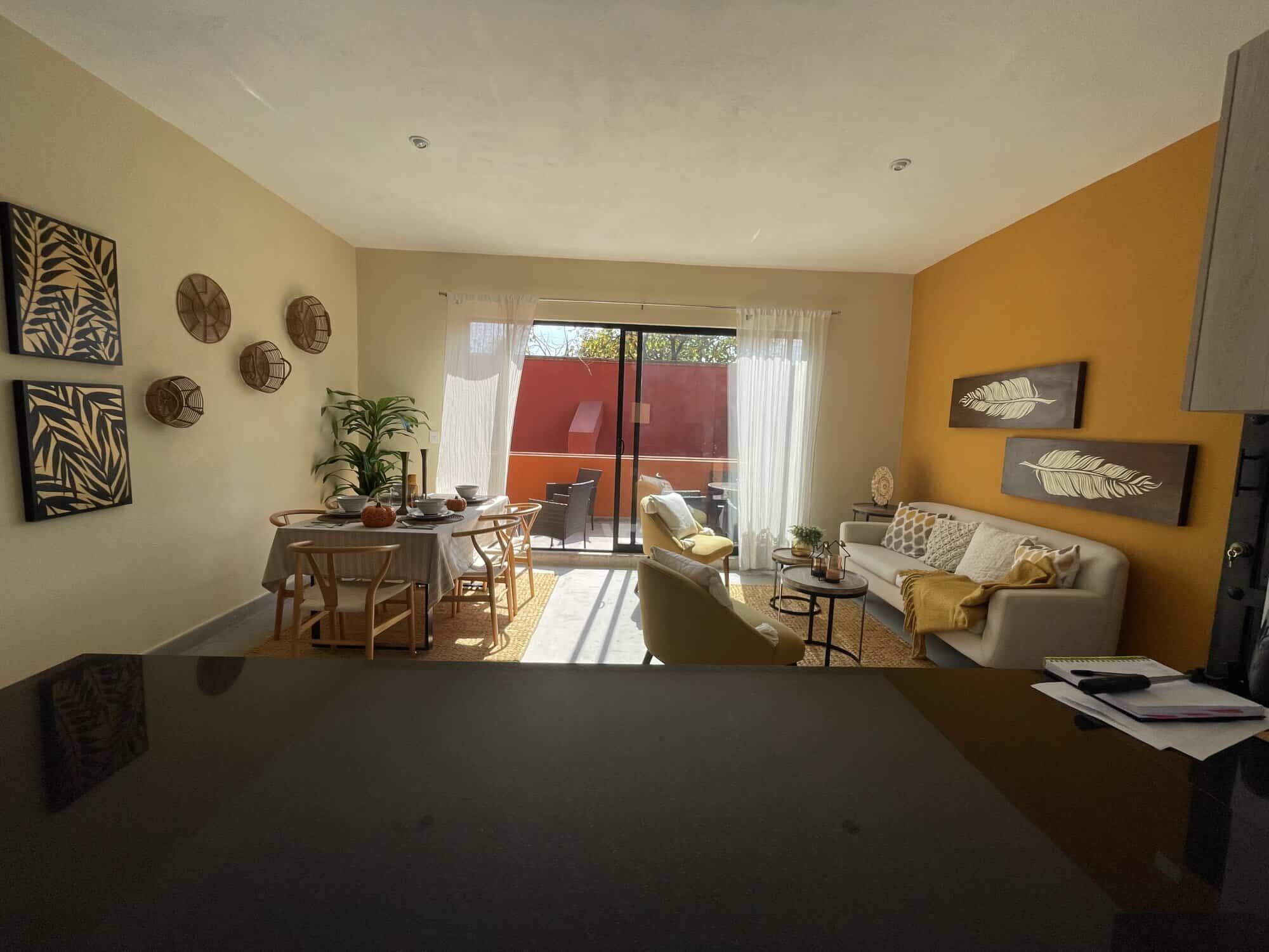 Bright living room with modern decor and natural light in San Miguel de Allende.