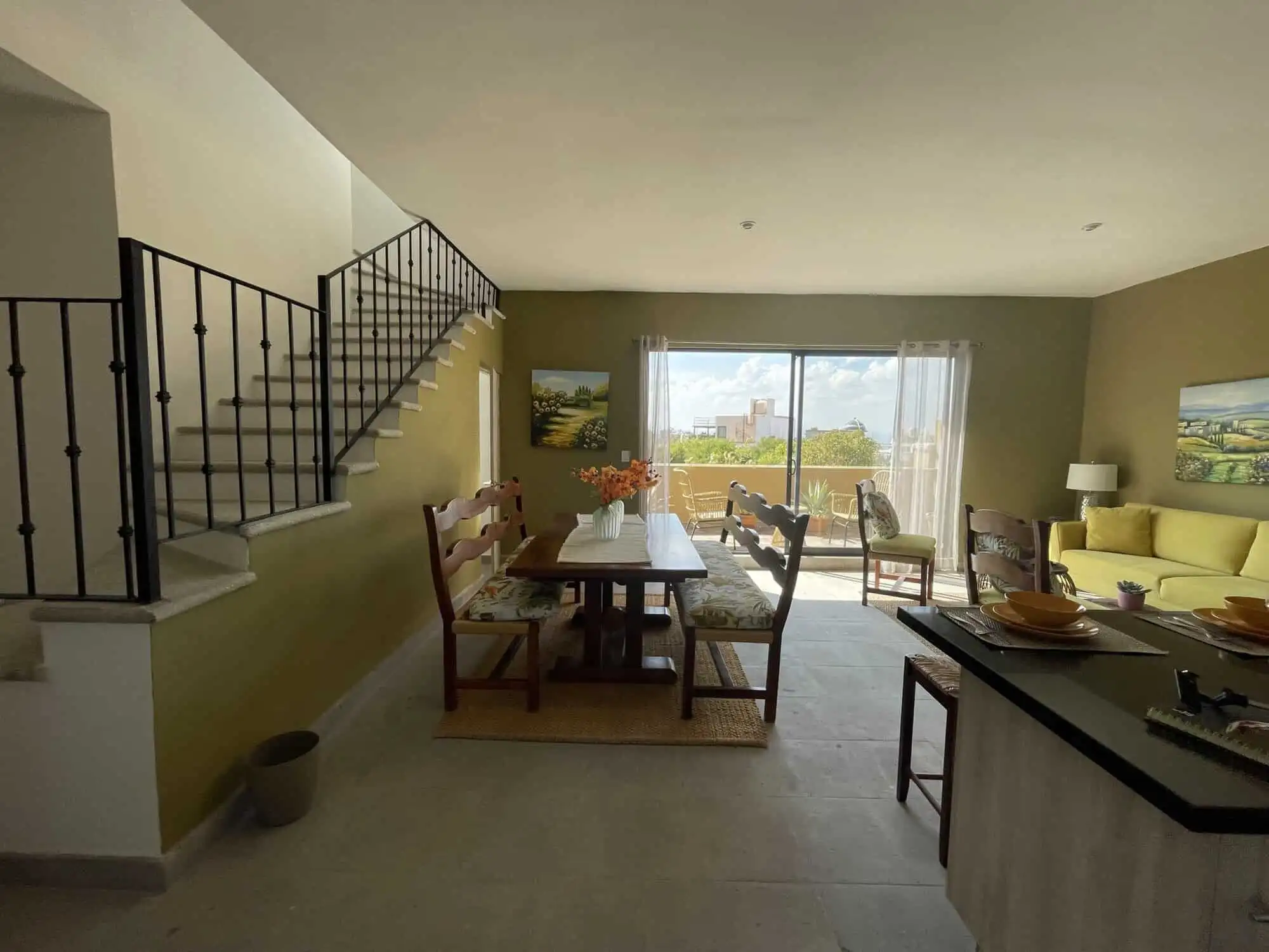 Interior view of a modern colonial-style living and dining area in La Serena SMA.