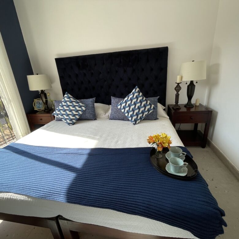 Interior view of a modern 2-bedroom apartment with stylish decor in La Serena Residencial.