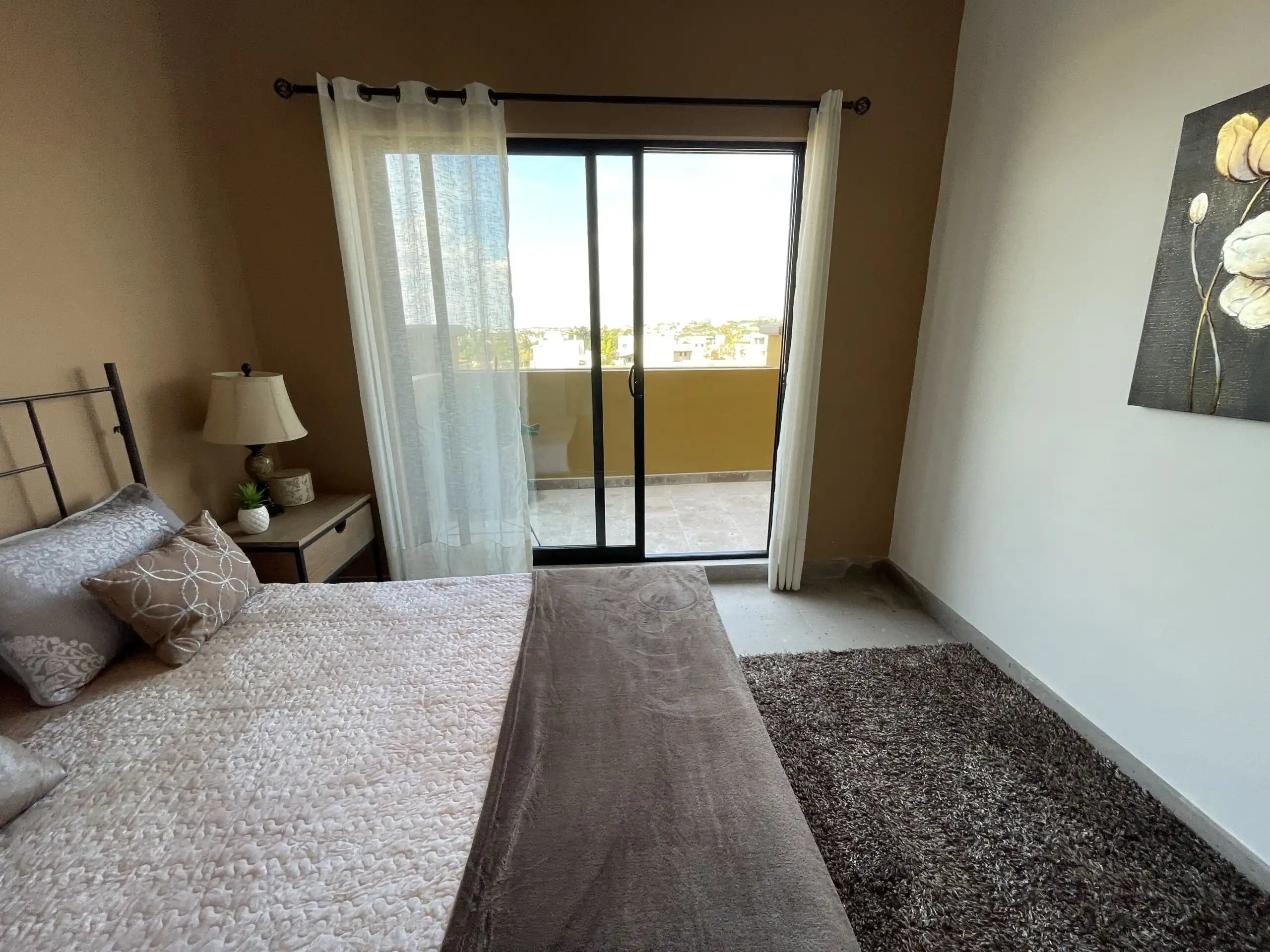 Bright 2-bedroom apartment with balcony in San Miguel de Allende.