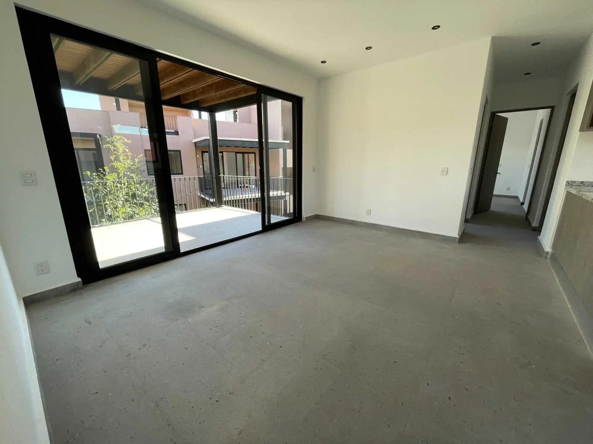 Luxurious Penthouse with Rooftop Terrace Elegant penthouse condo with private rooftop in San Miguel de Allende.
