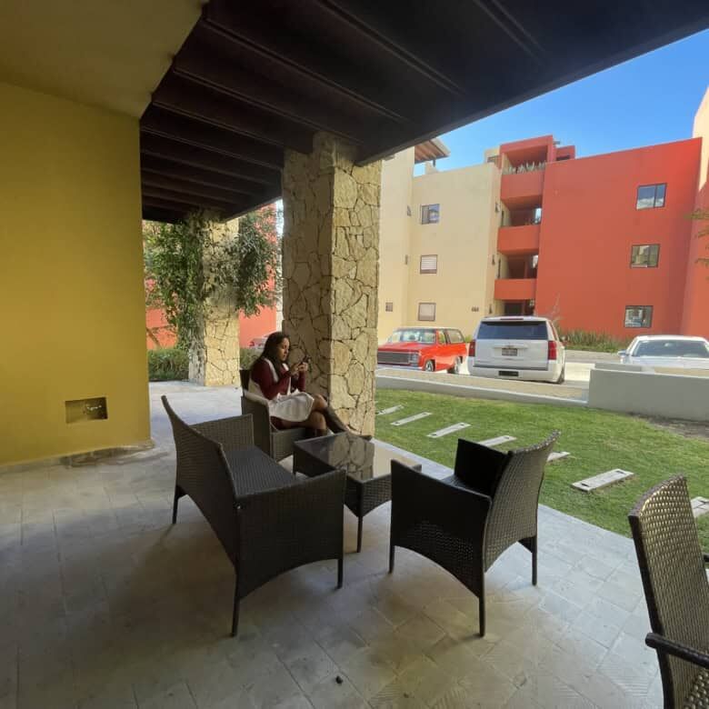 Spacious outdoor patio with seating area in Punta del Cielo, San Miguel de Allende.