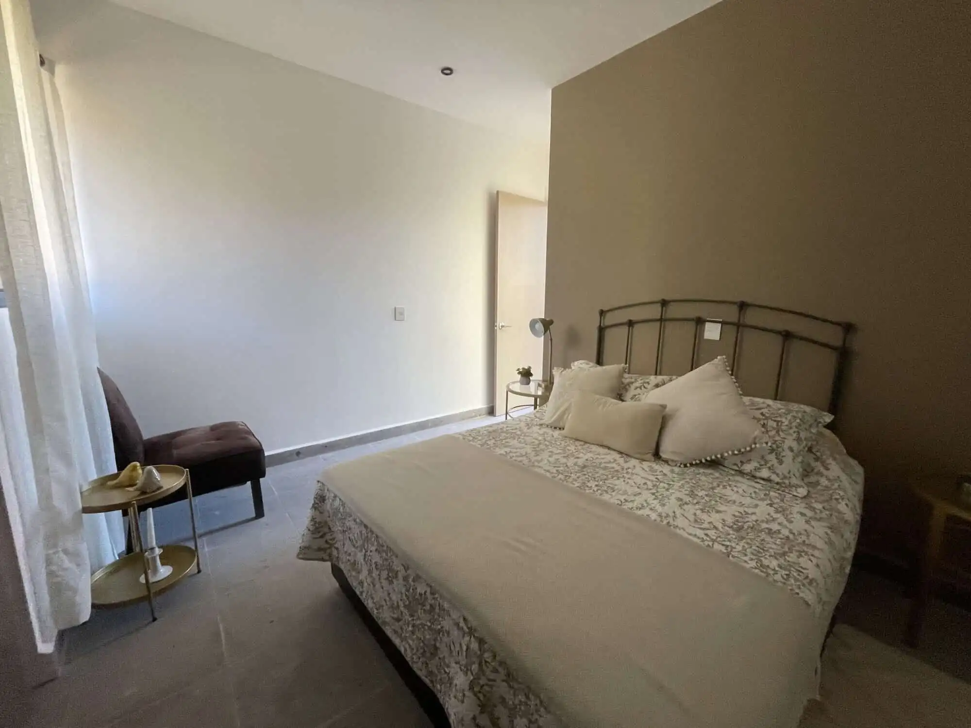 Luxury 3-Bedroom Home in Punta del Cielo Elegant bedroom with a cozy bed and modern decor in Punta del Cielo.