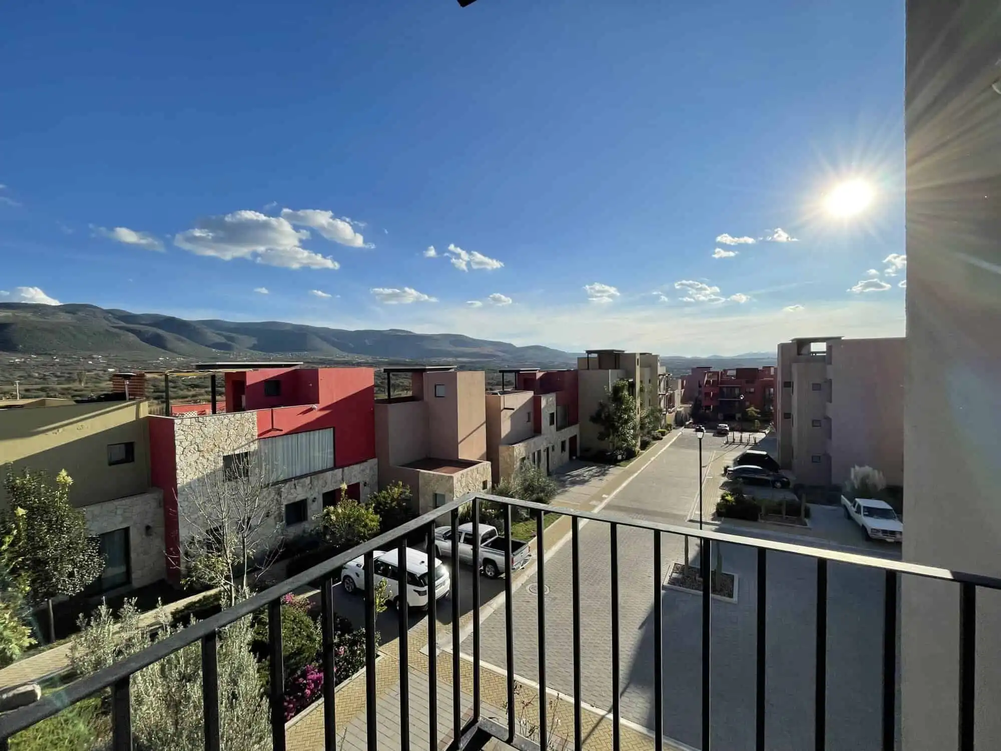 Penthouse with stunning views in Punta del Cielo, San Miguel de Allende. Modern design, spacious liv.