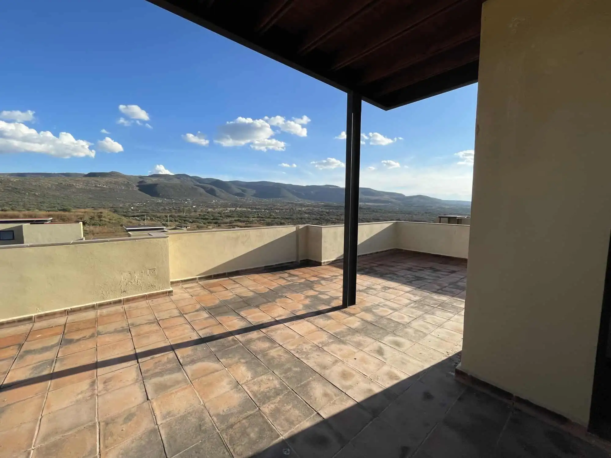 Spacious terrace of a luxury 2-bedroom penthouse in Punta del Cielo, Santa Cruz, San Miguel de Allen.