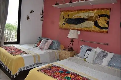 Floor condo with vibrant decor in La Luminaria, San Miguel de Allende. Perfect for comfortable livin.