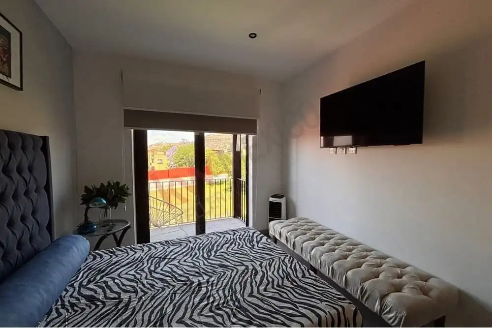 Penthouse for Sale in Punta de Cielo with Picachos Mountain Views, San Miguel de Allende.