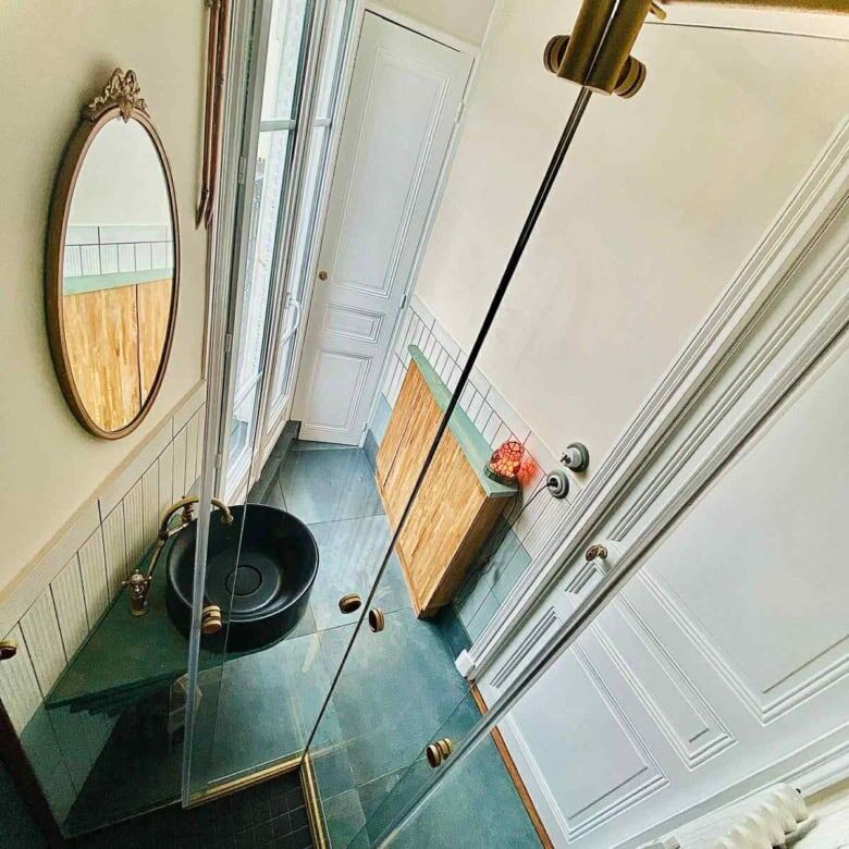 Chic Parisian 1-bedroom apartment with modern amenities and stylish decor. Perfect for comfortable c.