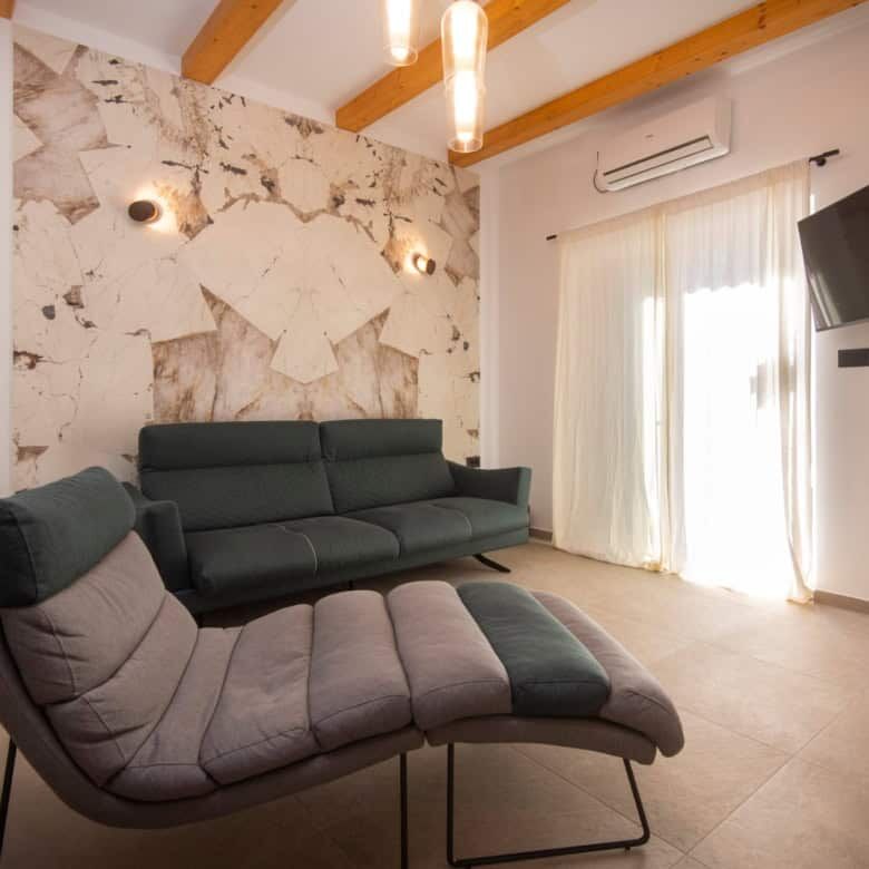 Modern living room with stylish furniture in a high-end Split home.