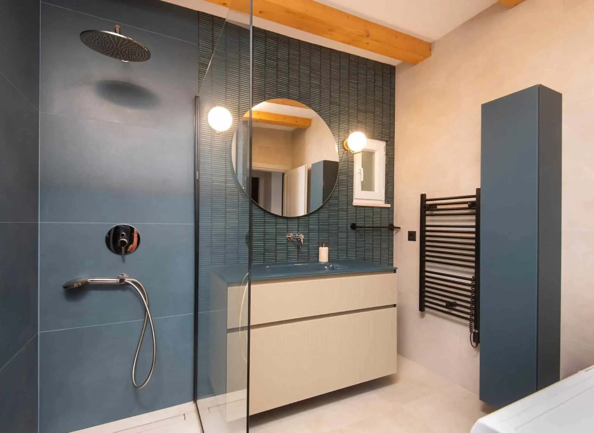 storey house bathroom in Split’s exclusive area Luxury bathroom with contemporary design in a high-end Split property.