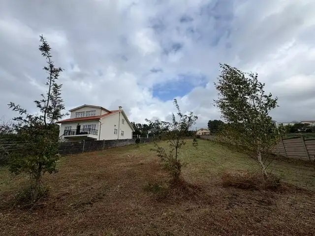 Land for sale in Valdovino, La Coruna with scenic views and potential for development.