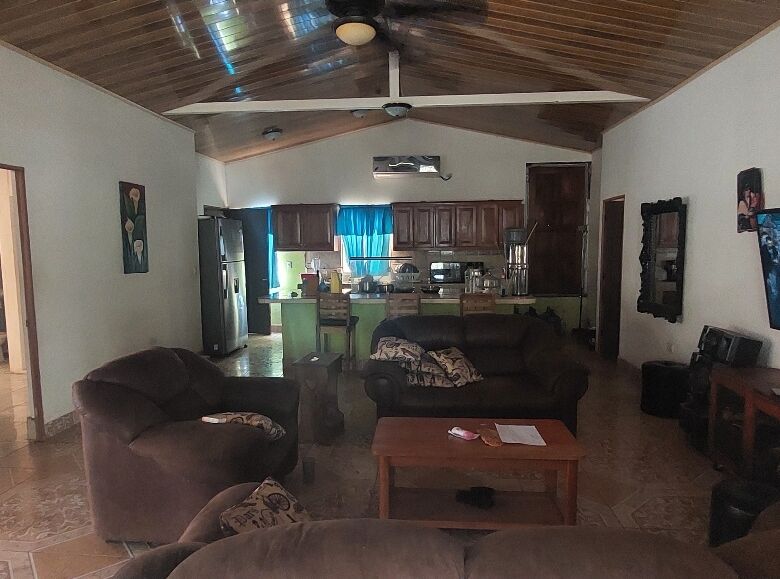 Comfortable living room with modern furnishings in a Granada home.