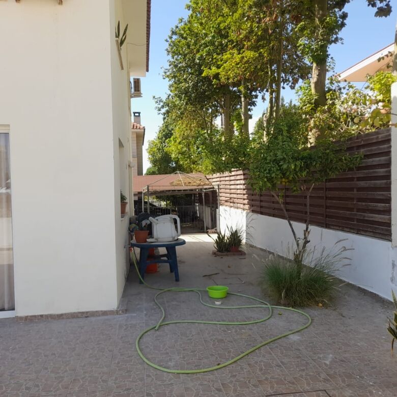 Beautiful 4-bedroom villa with a sunny outdoor space in Aradippou, Larnaca, perfect for relaxing and.