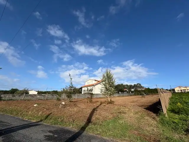 Land for sale in Valdovino, LA Coruna, ideal for building your dream home or investment. Spacious pl.