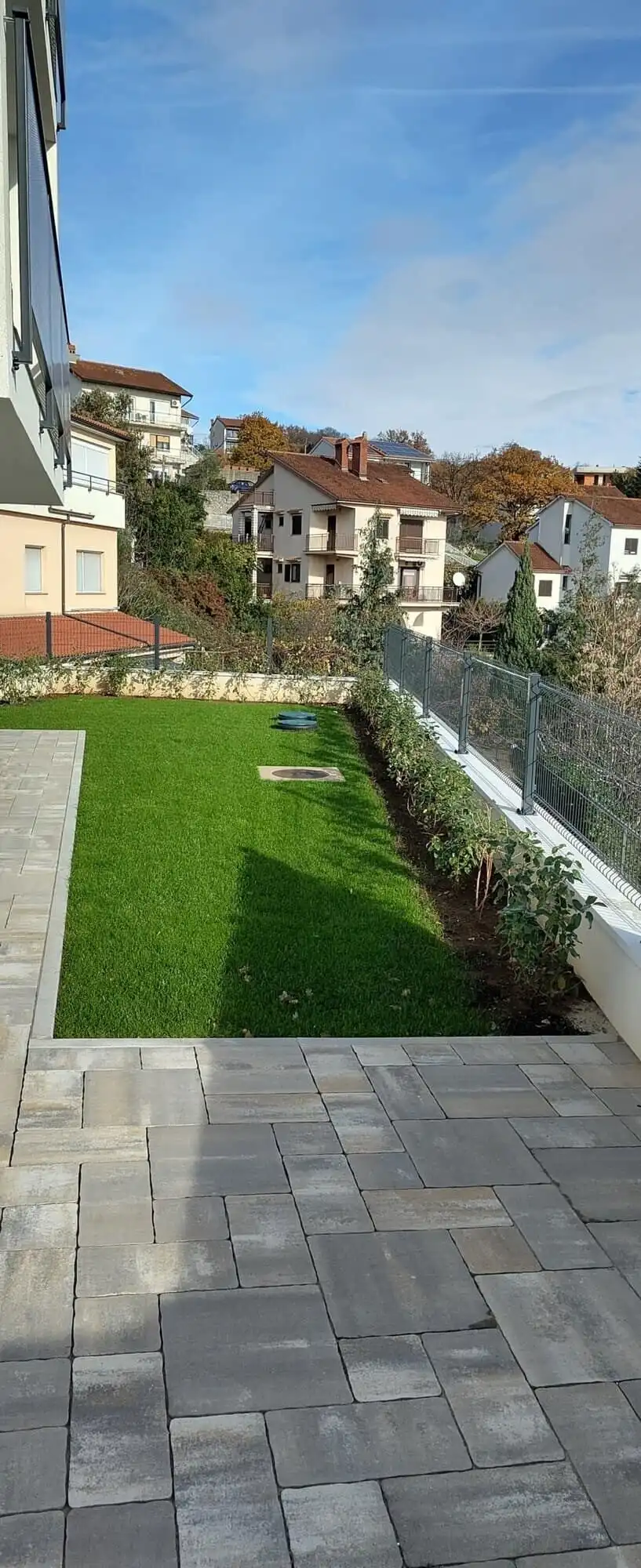 Modern duplex in Kvarner with scenic views Duplex in Kvarner near Rijeka featuring a lush garden and panoramic landscape views. Perfect for com.