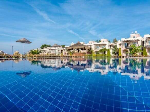 Modern 2 Bed Apartment with Pool View in Bozbuk Akbuk.