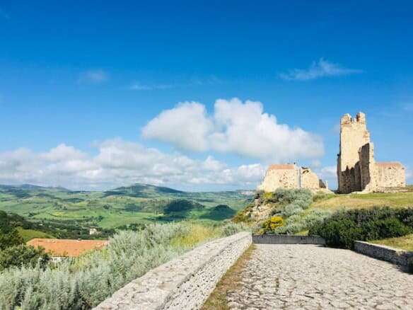 Beautiful 3-bedroom house in Chiaramonti, Sardinia, with scenic countryside views.