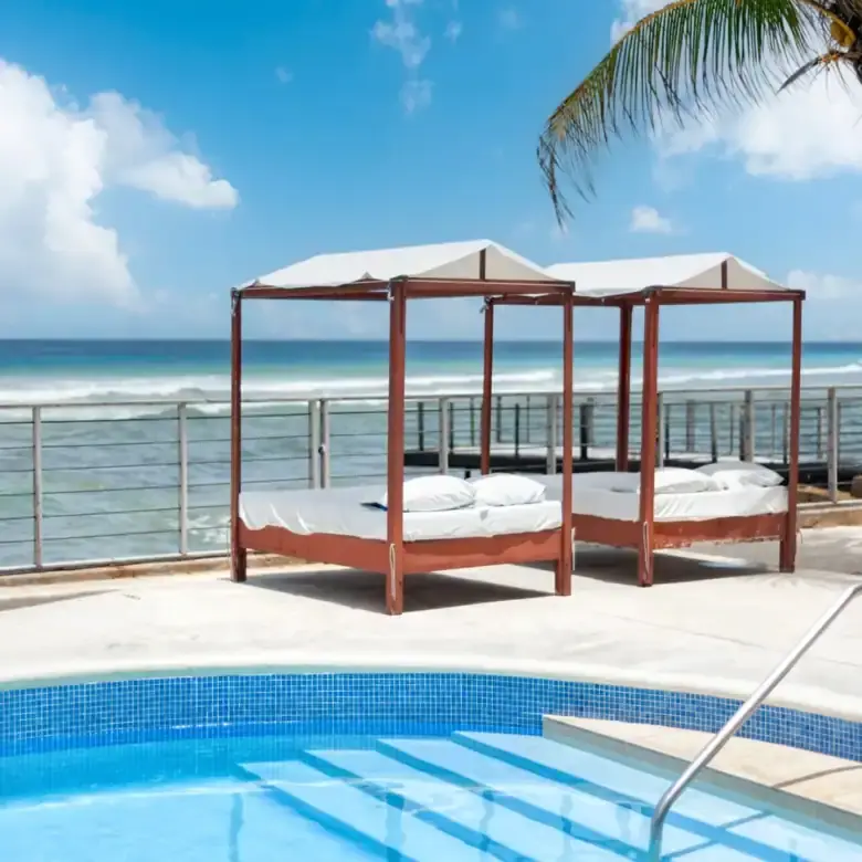 Beachfront apartment with stunning ocean views in Christ Church, Barbados. Perfect for seaside livin.