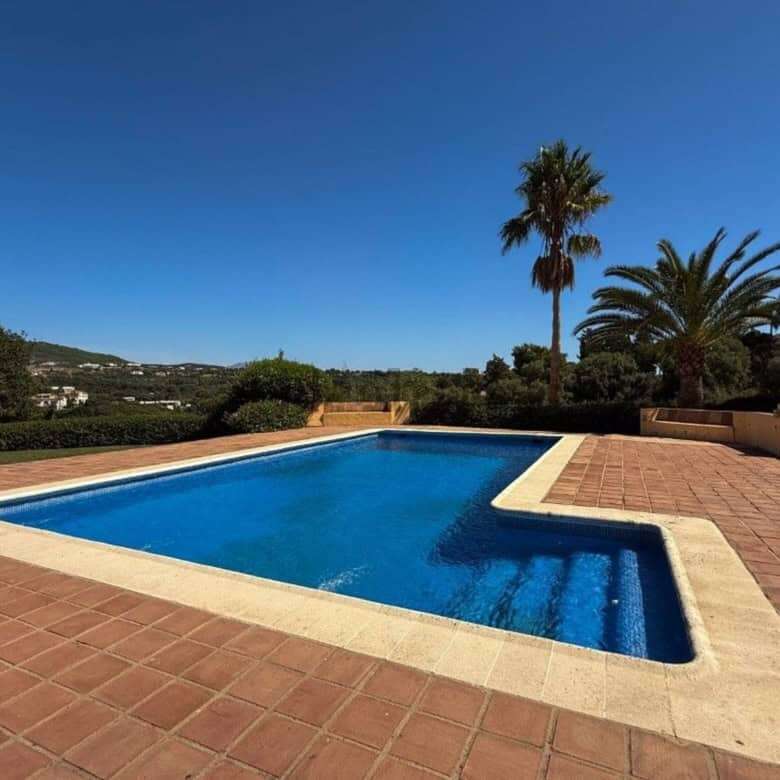 Stunning 7-bed villa with private pool and scenic views in Calle Fondo, Sotogrande.