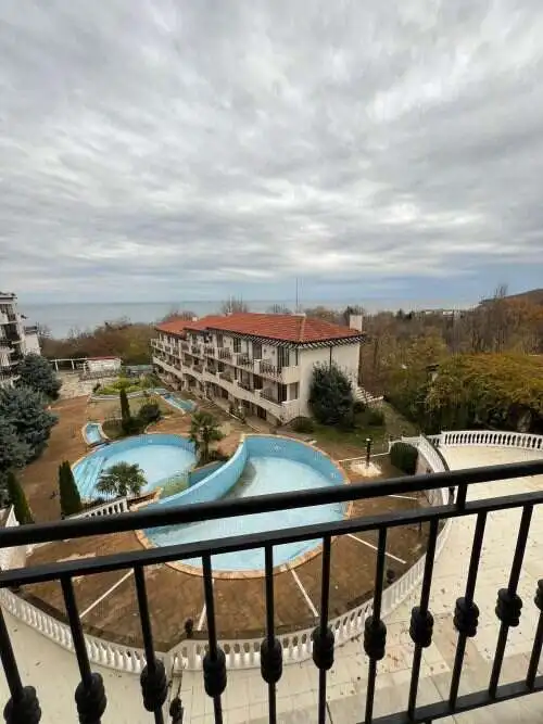 Sea view studio apartment on the 1st line in The Cliff Beach & Spa, Obzor.