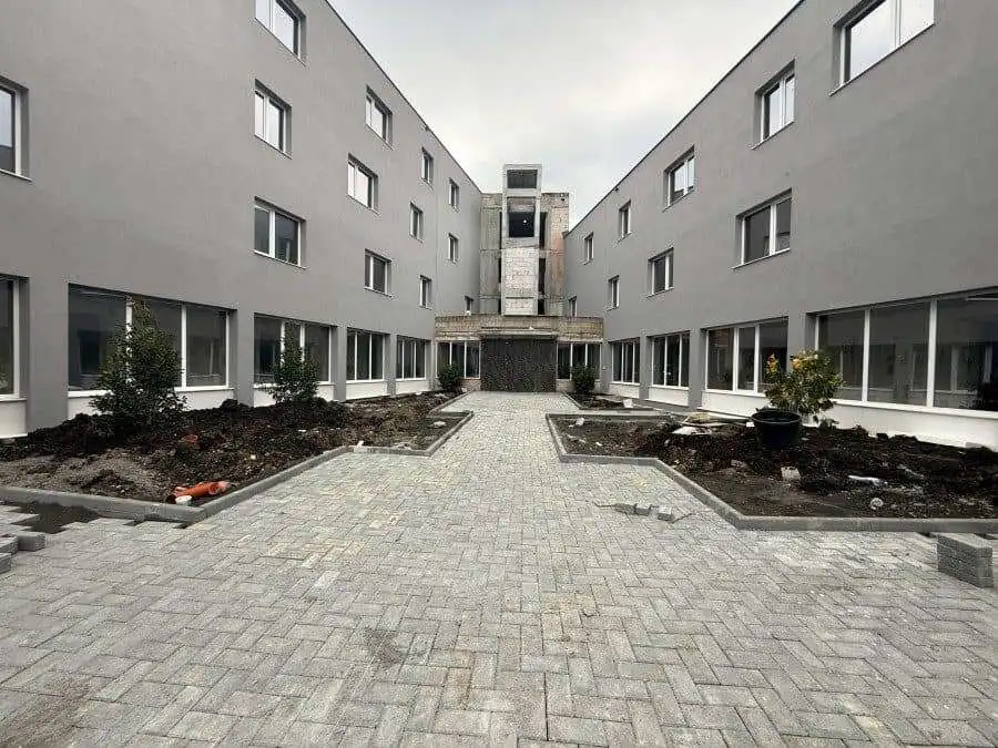 Modern residential building in Sveti Vlas with new construction studios and apartments.