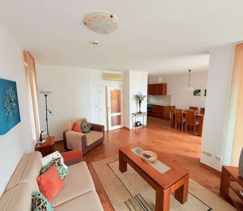 Spacious 2-bedroom maisonette with modern furnishings in Kosharitsa, just 2 km from the sea.
