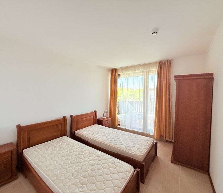 Bright 2-bedroom apartment near the sea in Kosharitsa, Bulgaria.