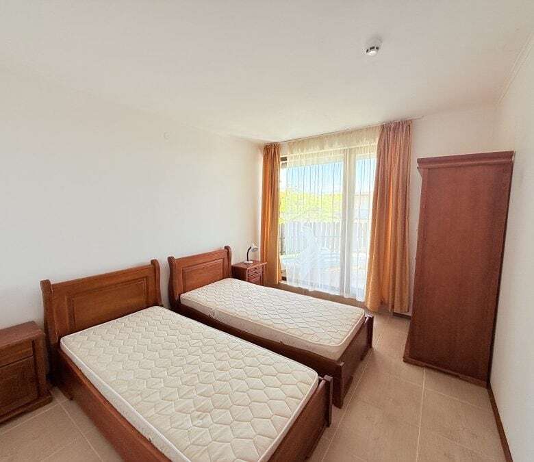 Comfortable 2-bedroom apartment near the sea in Kosharitsa, Bulgaria. Spacious living area with natu.