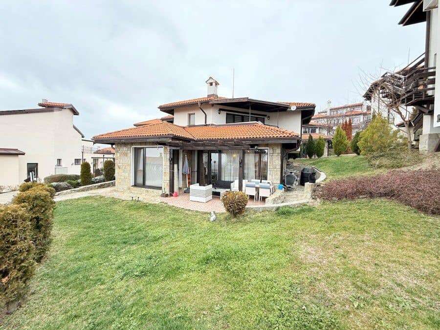 Modern ground floor apartment in Bay View Villas, Kosharitsa, Bulgaria Bright 2-bedroom ground floor apartment with garden in Bay View Villas, just 2 km from the sea in Ko.