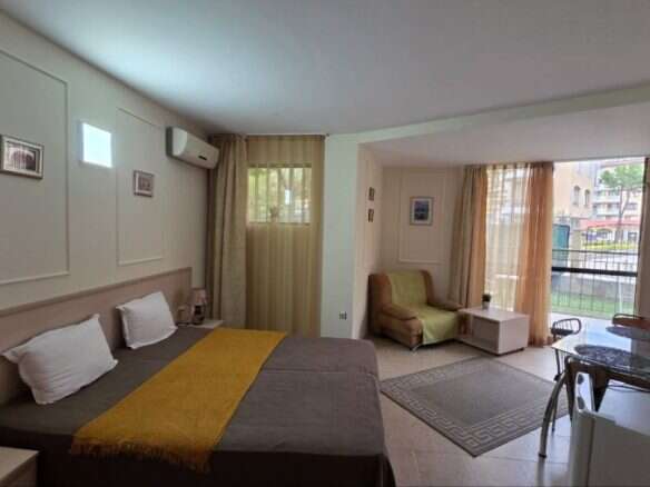 Bright studio apartment with spacious layout in Avalon, Sunny Beach.