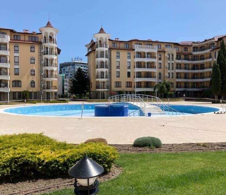 Bright studio apartment in Royal Sun complex, Sunny Beach, just 300m from the sea. Perfect for holid.
