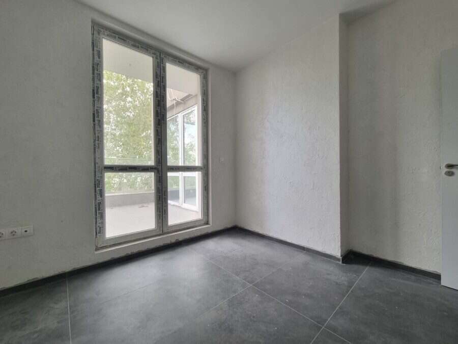 Spacious 1-bedroom top-floor apartment with a large terrace in Villa Martini, Sunny Beach, just 600m.